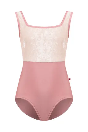 44 Marieke Leotard